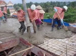 Cần tuyển công nhân phụ hồ bê tông xây dựng lương 15 triệu / tháng