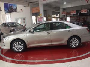 Toyota camry 2.0E mới