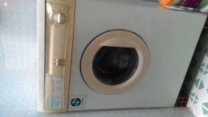 Máy sấy quần áo elestrolux .Nhà đang sử dụng tốt