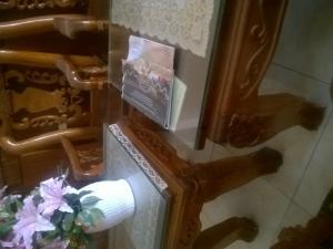 Bán bộ bàn ghế Salon gỗ Mít tay cầm 10 như hình