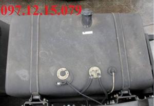 xe đầu kéo 2 cầu trang bị thùng dầu 400 L khách hàng có thể thoải mái di chuyển mà không sợ hết dầu.