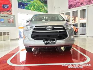 Khuyến Mãi Mua xe Toyota Innova E 2018 Số Sàn Màu Bạc. Vay Trả Góp Chỉ 140Tr. Giao Xe Ngay