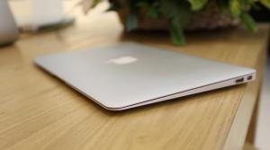 Laptop Macbook air 2014 MD761, i5 1.4G, 4G, ssd128G, like new, giá rẻ