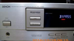 Amply Denon AVC 1030G mặt vàng. Made in Japan