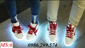 Giày phát sáng trắng viền đỏ kiểu Hàn Quốc