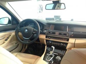 Bán BMW 520i model 2014 Facelift, màu Ghi, 33.000 km, SX và đk 11/2013. Giá rẻ