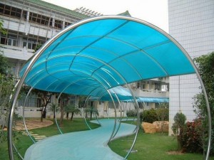 Tấm lợp lấy sáng đặc ruột polycarbonate búa đặp không bể