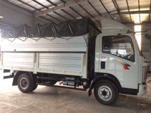 - Giới thiệu chi tiết xe tải thùng 6,1 tấn TMT Cửu Long - sinotruk:
Xe tải thùng 6,1 tấn tmt - sinotruk là dòng xe tải thùng Cửu Long cỡ nhẹ của hãng TMT Cửu Long liên kết với tập đoàn Sinotruk sản xuất và lắp ráp, có tải trọng hàng hóa cho phép chở 6,1 tấn, với thiết kế xe nhỏ gọn, chiều dài lọt lòng thùng 4,2 mét thuận tiện trong việc luân chuyển hàng hóa lưu thông trong thành phố, các cung đường ngõ ngách khó vào nhất, đem lại hiệu quả kinh tế cao.