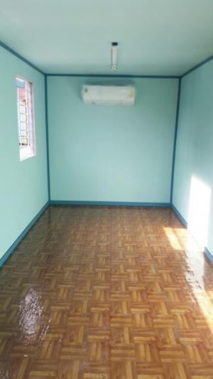 Bên trong container văn phòng