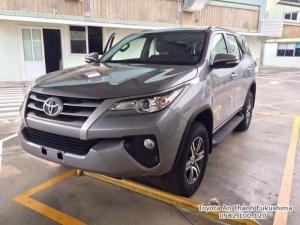 Đặt Mua Toyota Fortuner 2.4G 2018 Máy Dầu Nhập Khẩu Màu Bạc Giao