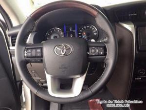 Đặt Mua Toyota Fortuner 2.4G 2018 Máy Dầu Nhập Khẩu Màu Bạc Giao