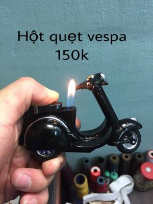 Hột quẹt chiếc vespa,cây đàn ,cô gái khỏa thân ,lá bài ,zippo móng rồng