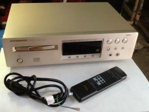 Bán chuyên CD MARANTZ 8260 hàng bãi chọn lọc...