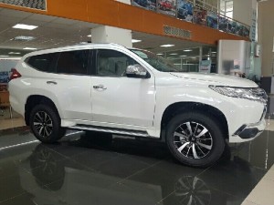 MITSUBISHI Pajero Premium 2017 nhập khẩu , có bán trả góp
