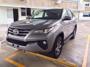 Fortuner 2.8v (4x4) xe 2 cầu bán thời gian nhập khẩu.