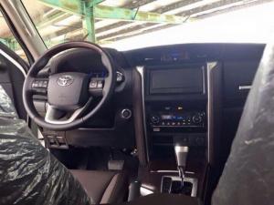 Fortuner 2.8v (4x4) xe 2 cầu bán thời gian nhập khẩu.