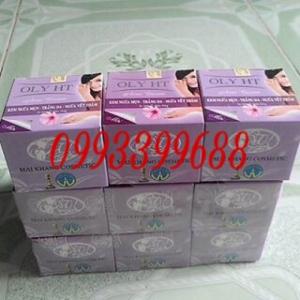Kem trị mụn trắng da