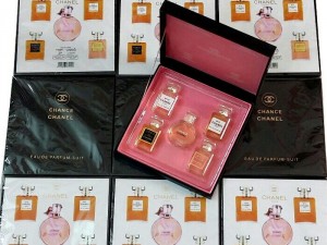 Dầu thơm hộp gổ combo 5 chai