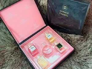 Dầu thơm hộp gổ combo 5 chai