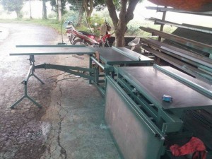 Máy cắt nhựa công nghiệp Đài Loan