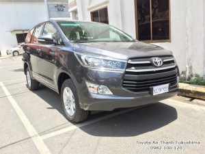 Khuyến Mãi Toyota Innova 2018 Số Sàn Màu Xám Mới. Mua Trả Góp chỉ cần 140tr.