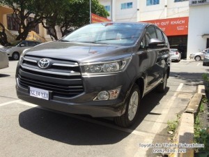 Khuyến Mãi Toyota Innova 2018 Số Sàn Màu Xám Mới. Mua Trả Góp chỉ cần 140tr.