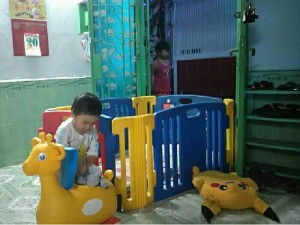 Củi giữ trẻ