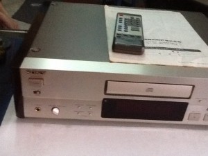 Bán chuyên CD Sony 777ESJ hàng bải chọn lọc...