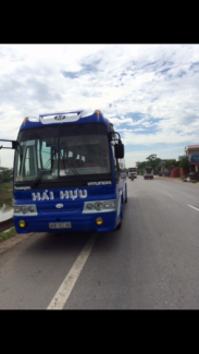 Xe univer space 46 chỗ nhập nguyên chiếc
