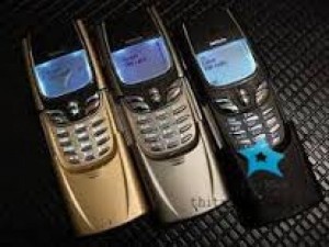 Nokia 8850 nắp tụt siêu khuyến mãi