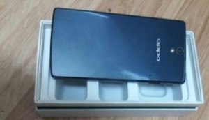 Cần bán điện thoại Oppo  R827 màu đen
