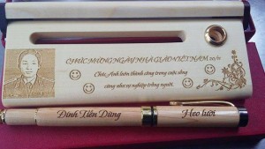 Món quà ý nghĩa tặng thầy cô Bút gỗ