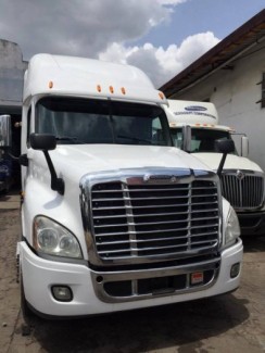 Xe đầu kéo Mỹ CASCADIA Máy CUMMINS 1 Cam 02G