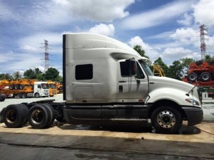 Xe đầu kéo Mỹ CASCADIA Máy CUMMINS 1 Cam 02G