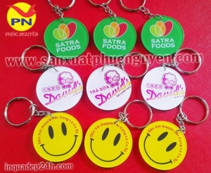 Xưởng sản xuất móc khóa, móc khóa mica, in móc khóa quà tặng giá rẻ