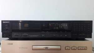 CD Sony 222ES