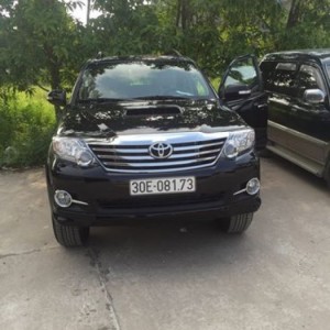 Cần cho thuê xe fortuner 7 chỗ cho người nước ngoài giá tốt
