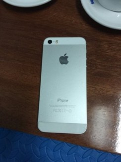 Bán điện thoại ip5s trắng 16gb bản quốc tế