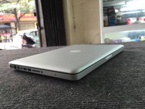 Macbook pro 15inch MD318 - Core i7 /Ram 8gb / HDD 500gb / Card 1gb GDDR5