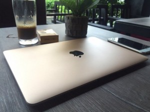 The New Macbook 12inch MLHE2 Gold - Model 2016 Còn Bảo Hành đến 2018