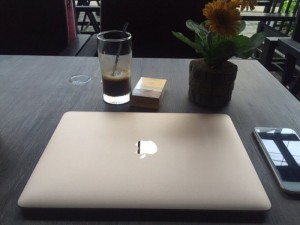 The New Macbook 12inch MLHE2 Gold - Model 2016 Còn Bảo Hành đến 2018