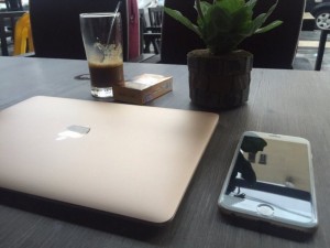 The New Macbook 12inch MLHE2 Gold - Model 2016 Còn Bảo Hành đến 2018