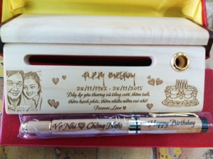 Quà tặng sinh nhật bút gỗ bạn gái