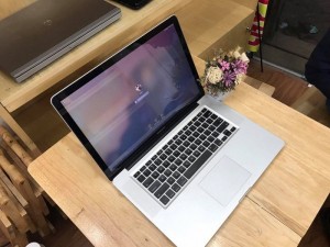 Macbook pro 15inch MD318 - Core i7 - Mới 99% - Bảo hành dài