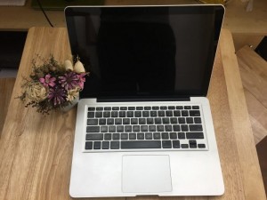 MacBook Pro 13 2010 - MC374 99% - BH 06 tháng