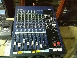 Mixer yamaha mg12/4