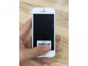 iPhone 5S 16gb silver like new 99%