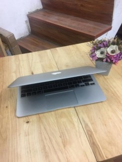 Macbook air 11inch MC969