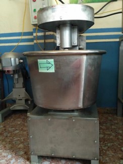 Lò nướng đối lưu 5 khay Southstar, máy trộn bột 7kg
