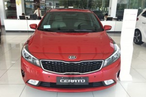 Mặt galang kiểu dáng sang trọng, tinh tế với viền mạ chrome
Đèn sương mù thiết kế mới được bố trí thấp hơn, nâng cao khả năng chiếu sáng
Cụm đèn pha thiết kế sắc sảo mạnh mẽ. Nổi bật với LED D.R.L chạy ban ngày hiện đại